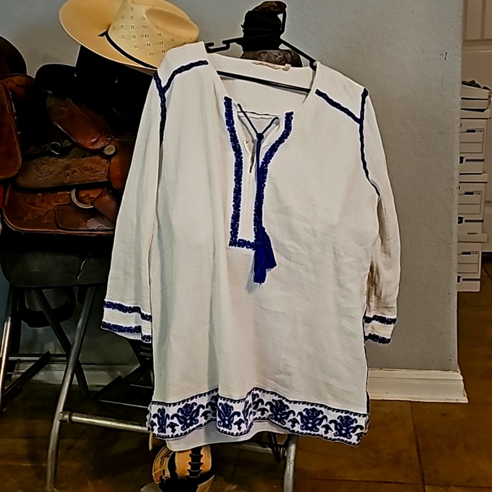 Soft Surrounding Tunic Top Womens L Boho Embroidered White Blue Tassel Crinkle